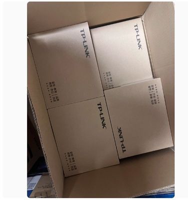 TP LINK TL-SF1008M 8ポート 100M プラグ・アンド・プレイ ネットワーク用の小型アクセスネットワークスイッチ